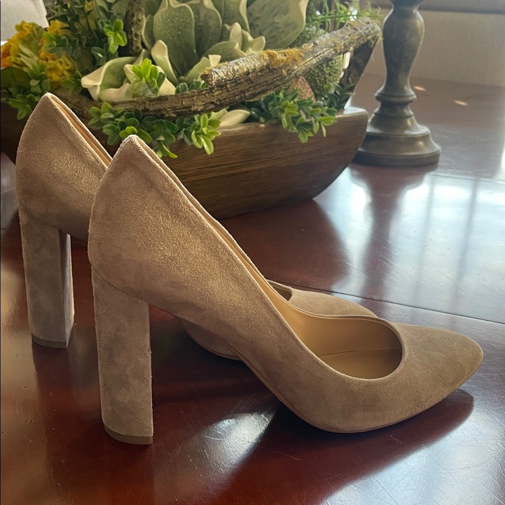 M Gemi block heel suede pumps Size 40